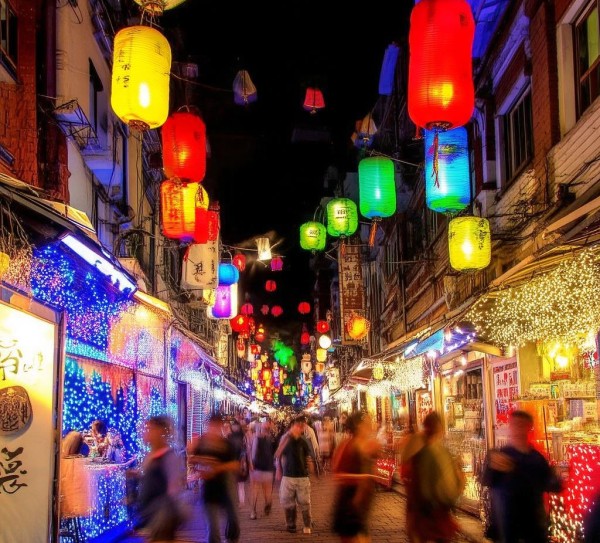 宜川夜市光影之旅，夜幕下的狂欢探索,宜川夜市光影之旅，夜幕下的狂欢探索,风情,美食,体验,第1张